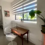 60s-style Coastal Retreat Minutes From The Apartmán