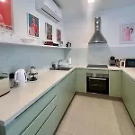 60s-style Coastal Retreat Minutes From The *