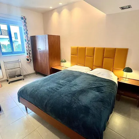 60s-style Coastal Retreat Minutes From The 梅利哈