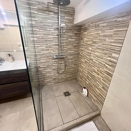 Appartement 60s-style Coastal Retreat Minutes From The