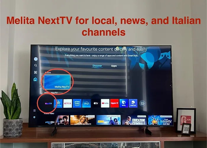 Apartment 60s-style Coastal Retreat Minutes From The