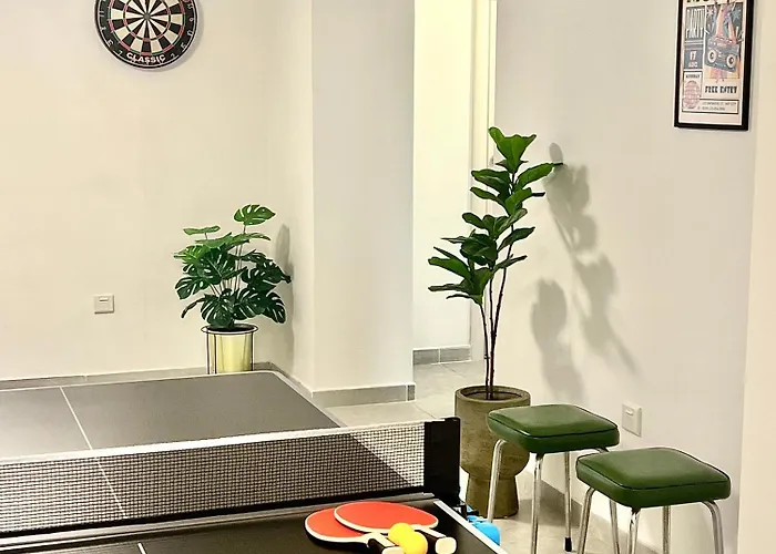 60s-style Coastal Retreat Minutes From The Apartment